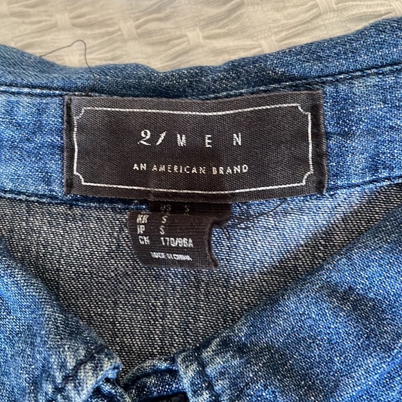 FLAT Rs. 500/- Men’s Denim shirt half sleeves - Picture 3 of 4